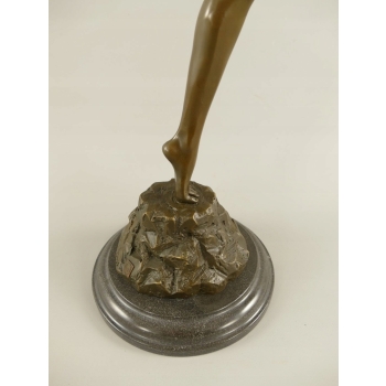 Duża Figura Diany Z ŁUKIEM Diana Bogini Łowów i Myśliwych - Figura z Brązu