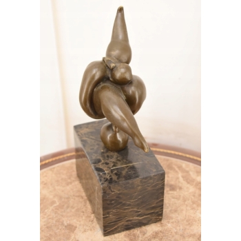Modernistyczna Figura Gimnastyczki -Gimnastyczka z Brązu - Figura Akrobatki