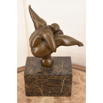 Modernistyczna Figura Gimnastyczki -Gimnastyczka z Brązu - Figura Akrobatki
