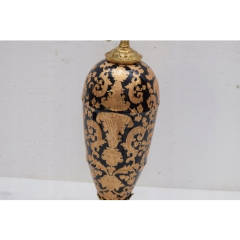 CZARNA ZŁOCONA KARAFKA - OKUTA BRĄZEM PORCELANA