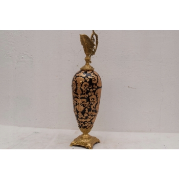 CZARNA ZŁOCONA KARAFKA - OKUTA BRĄZEM PORCELANA