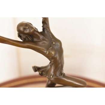 Kobieta Tancerka z Gołębiami - Figura Rzeźba z Brązu - Dekoracja Prezent