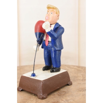 Żeliwna Figura Trump Bokser - Prezydent Trump w Rękawicach - Rzeźba Ozdoba