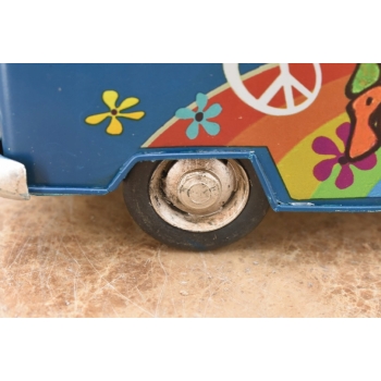 Metalowy Model Samochodu - Ogórek Niebieski z Deska Sufringowa - Ozdoba