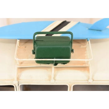 Metalowy Model Samochodu - Ogórek Czerwony z Deska Sufringowa - Ozdoba