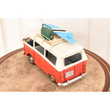 Metalowy Model Samochodu - Ogórek Czerwony z Deska Sufringowa - Ozdoba