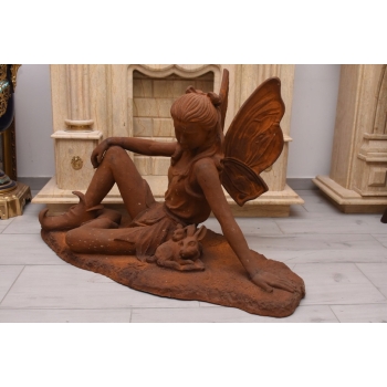 Żeliwna Figura Siedząca Calineczka z Królikami - Elf Wróżka - Rzeźba Żeliwo