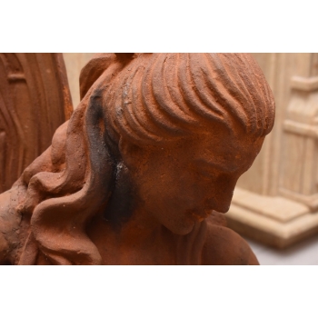 Żeliwna Figura Siedząca Calineczka z Królikami - Elf Wróżka - Rzeźba Żeliwo