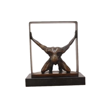 Nowoczesna Figura - Mężczyzna Uwięziony w Ramie - Rzeźba z Brązu - Ozdoba