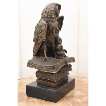 Sowa z Pisklętami na Książkach - Mądra Sówka Figura Rzeźba z Brązu Prezent