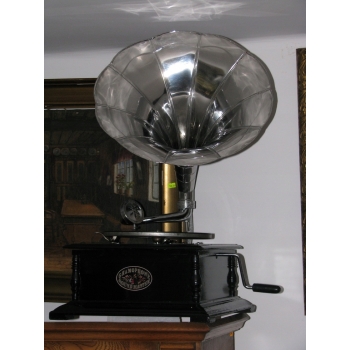 GRAMOFON - PATEFON - SREBRNA TUBA - kwadrat Nr. 23