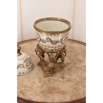 PORCELANOWE JAJKO JAJO LEW okute brązem czerwone