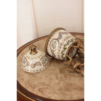 PORCELANOWE JAJKO JAJO LEW okute brązem czerwone