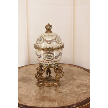 PORCELANOWE JAJKO JAJO LEW okute brązem czerwone