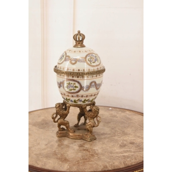 PORCELANOWE JAJKO JAJO LEW okute brązem czerwone