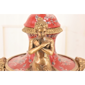 Porcelanowy Czerwony Wazon - Puchar Amfora Porcelana i Brąz - Kwiat Ozdoba