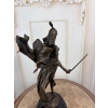 Wojowniczka z Mieczem – Figura z Brązu na Marmurowej Podstawie – 42 cm