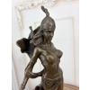Wojowniczka z Mieczem – Figura z Brązu na Marmurowej Podstawie – 42 cm