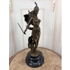 Wojowniczka z Mieczem – Figura z Brązu na Marmurowej Podstawie – 42 cm