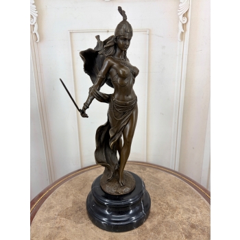 Wojowniczka z Mieczem – Figura z Brązu na Marmurowej Podstawie – 42 cm