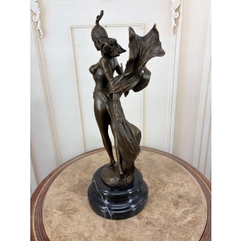 Wojowniczka z Mieczem – Figura z Brązu na Marmurowej Podstawie – 42 cm